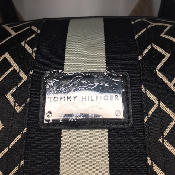 Large TOMMY HILFIGER Dome Satchel - Picture 4 of 9